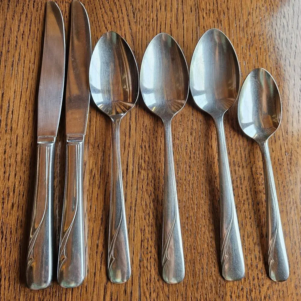 Oneida Oceanic 3 Soup Place Spoons 7.25 2 Dinner Knife 9